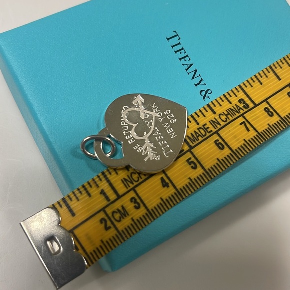 Tiffany & Co. Return To Tiffany Etched Heart Tag Charm, Sterling Silver, Large - Picture 4 of 6